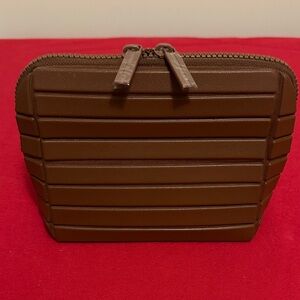 Parallelle Ribbed Vicuna/Brown Small Carry-on Traveller Cosmetic Pouch, NWOT